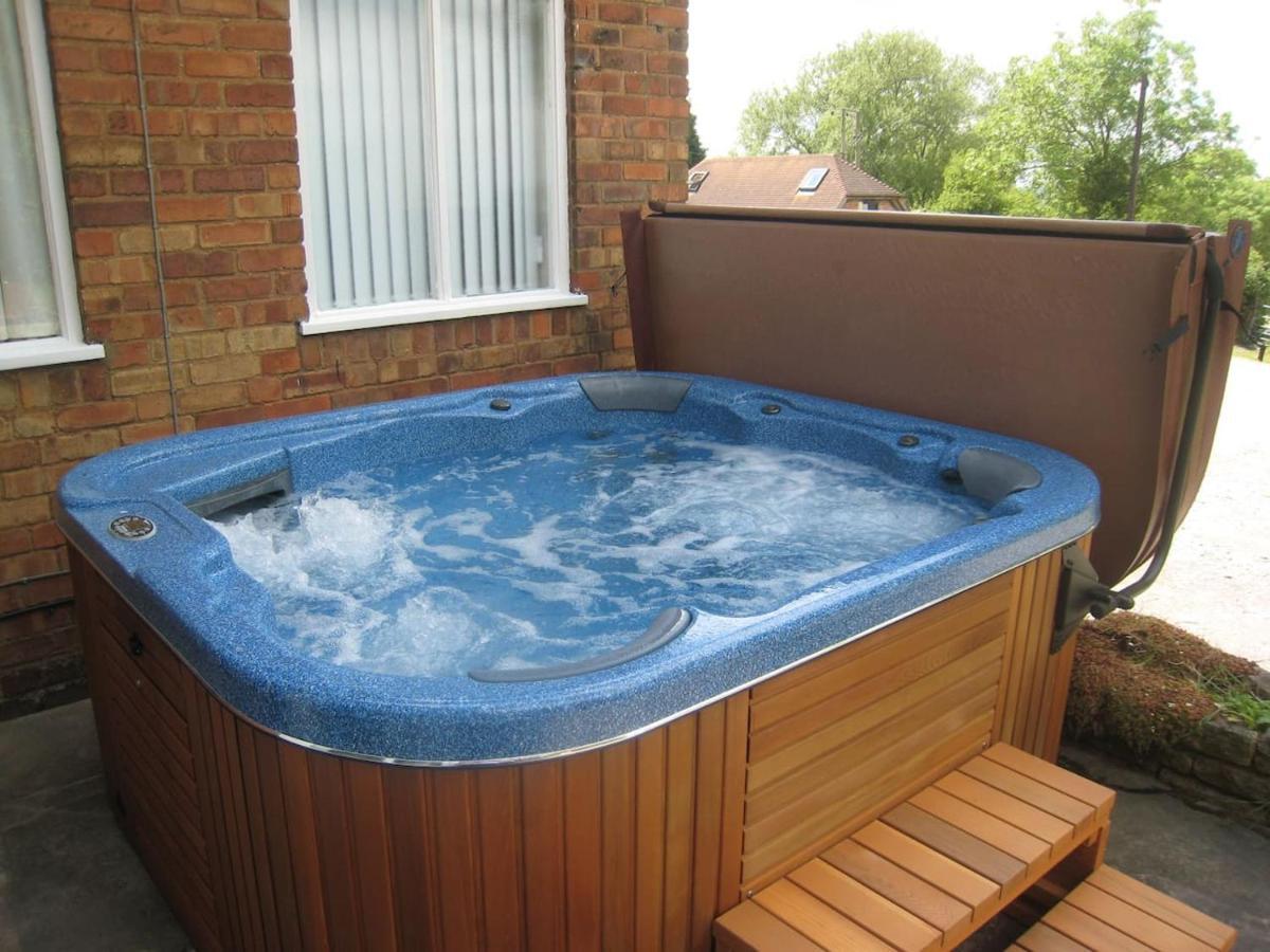 Arden Hill Farmhouse - Hot Tub, Snooker Table, Sleeps 16 Стратфорд на Ейвън Екстериор снимка